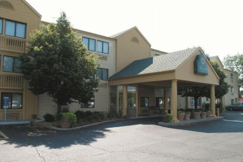 La Quinta Inn by Wyndham Kansas City North - image 3