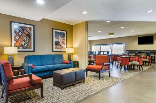 Comfort Inn & Suites Near Worlds of Fun - image 13