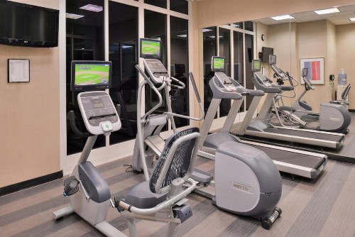 Holiday Inn Kansas City Airport an IHG Hotel