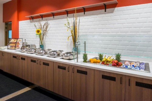 Holiday Inn Kansas City Airport an IHG Hotel - image 19