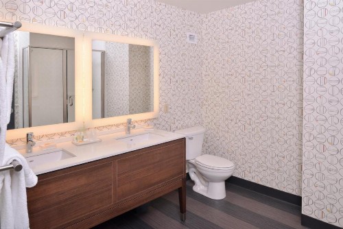 Holiday Inn Kansas City Airport an IHG Hotel - image 22