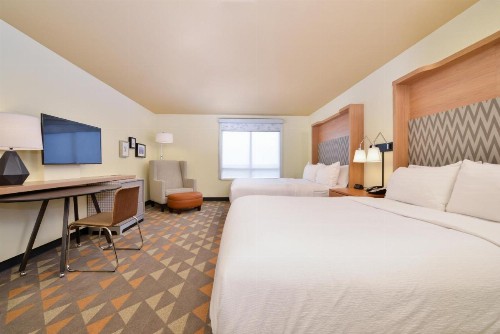Holiday Inn Kansas City Airport an IHG Hotel - image 30