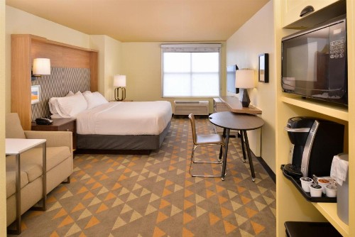 Holiday Inn Kansas City Airport an IHG Hotel - image 33