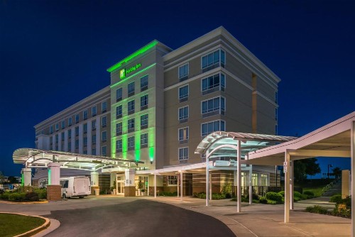 Holiday Inn Kansas City Airport an IHG Hotel - image 36