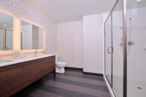 Holiday Inn Kansas City Airport an IHG Hotel - image 37