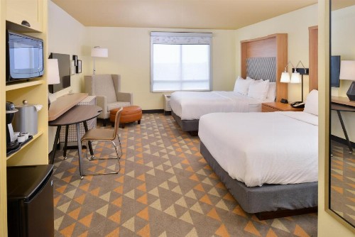 Holiday Inn Kansas City Airport an IHG Hotel - image 42