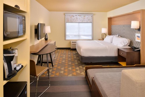 Holiday Inn Kansas City Airport an IHG Hotel - image 44