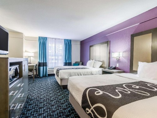 La Quinta by Wyndham Kansas City Airport - image 19
