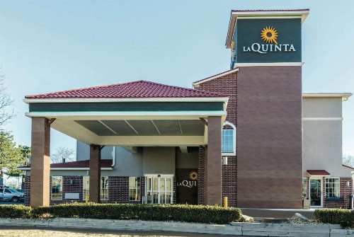 La Quinta by Wyndham Kansas City Airport - image 2