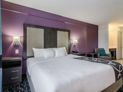 La Quinta by Wyndham Kansas City Airport - image 24