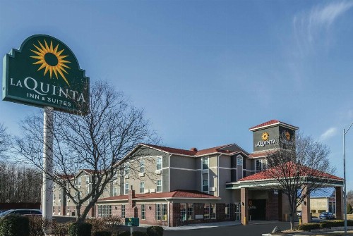 La Quinta by Wyndham Kansas City Airport - image 3