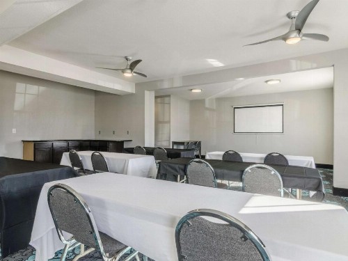 La Quinta by Wyndham Kansas City Airport - image 33