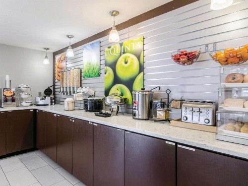 La Quinta by Wyndham Kansas City Airport - image 37