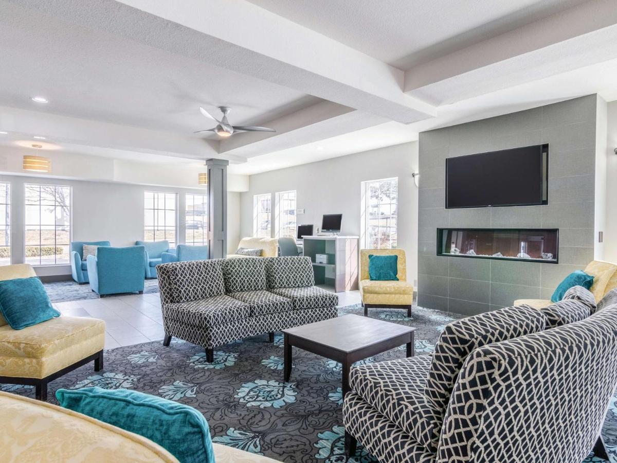 La Quinta by Wyndham Kansas City Airport - image 4