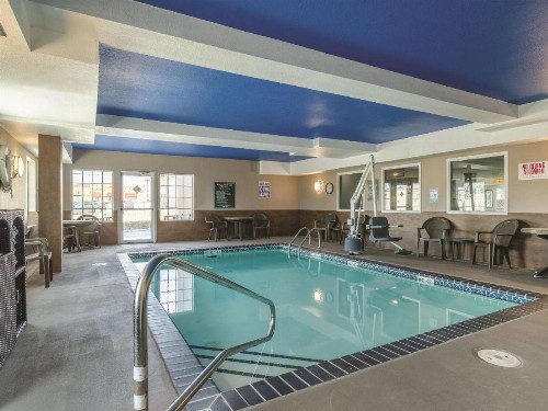 La Quinta by Wyndham Kansas City Airport - image 6