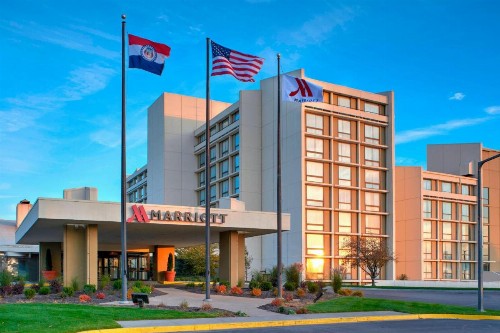 Kansas City Airport Marriott - image 10