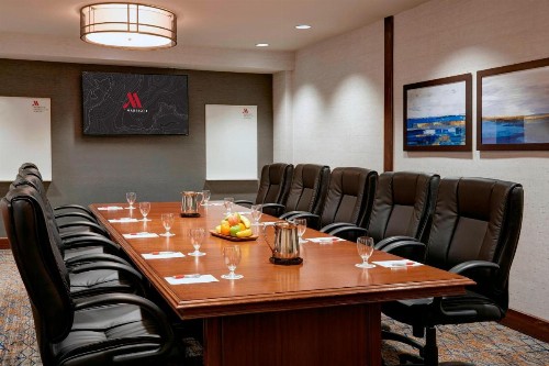 Kansas City Airport Marriott - image 2