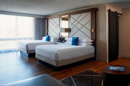 Kansas City Airport Marriott - image 4