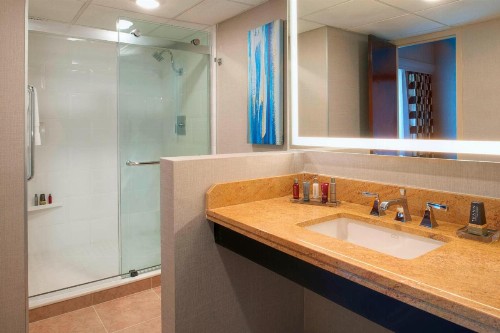 Kansas City Airport Marriott - image 9