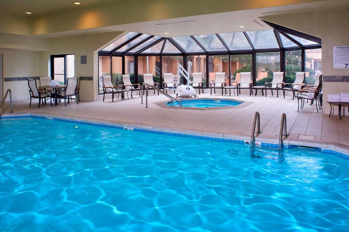 Sonesta Select Kansas City Airport Tiffany Springs - main image
