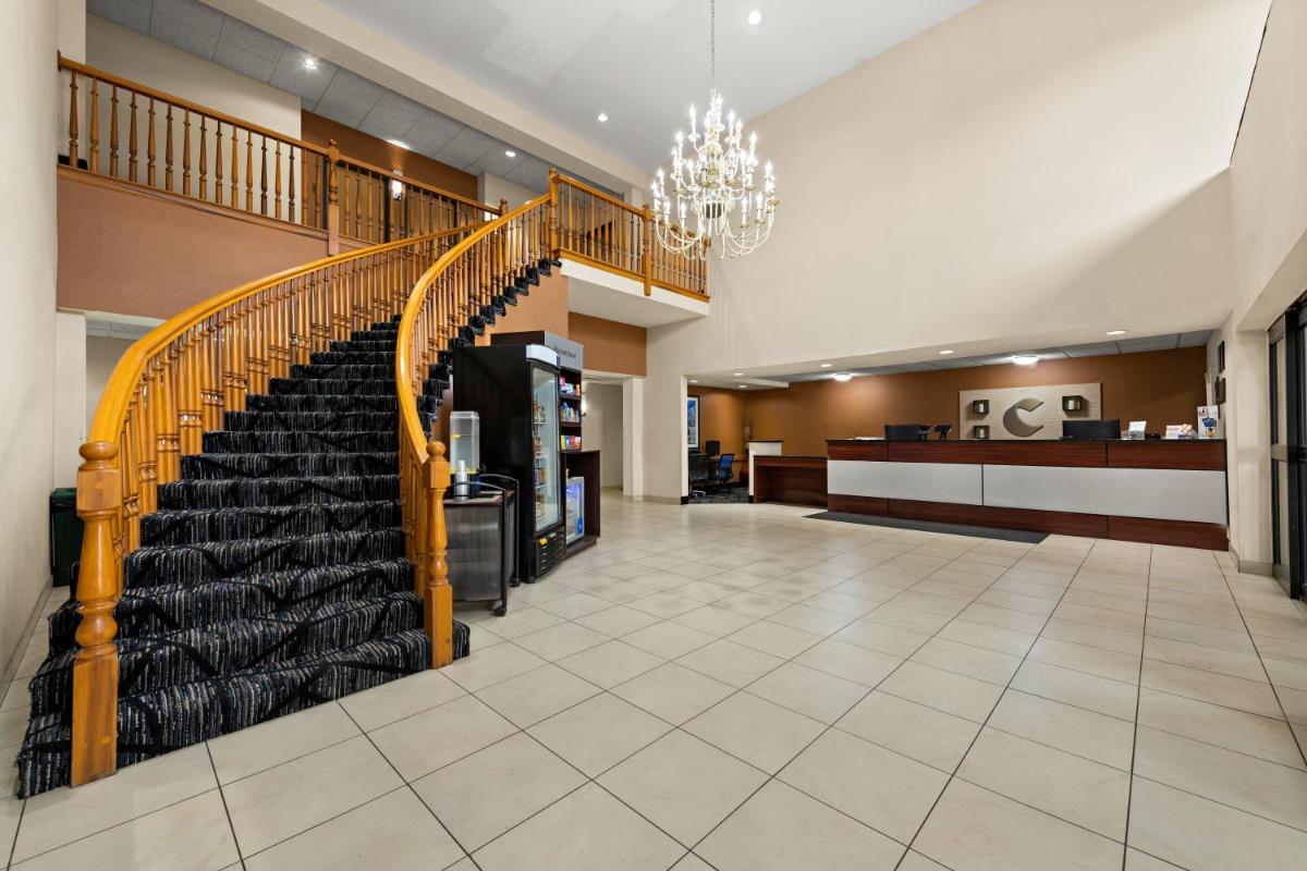 Comfort Suites Kansas City - image 2