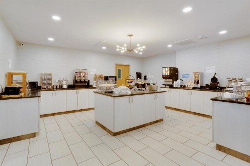 SureStay Plus Hotel by Best Western Kansas City Airport - image 12
