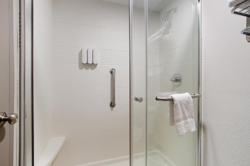 SureStay Plus Hotel by Best Western Kansas City Airport - image 26