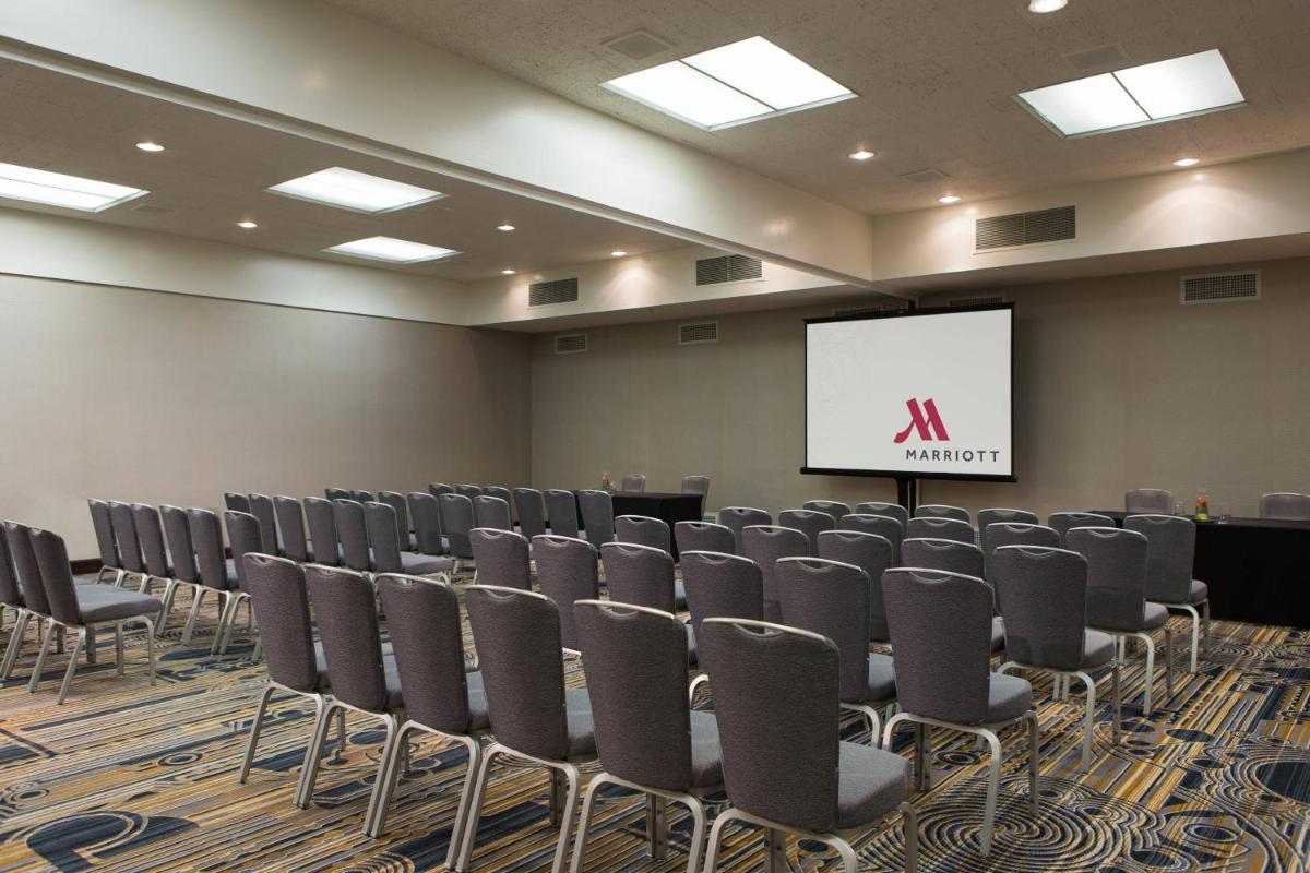 Kansas City Marriott Downtown - image 3