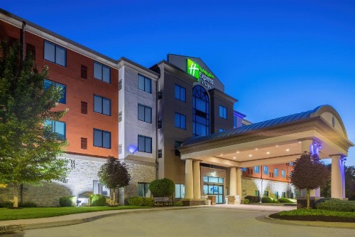 Holiday Inn Express & Suites Kansas City Airport an IHG Hotel - image 14