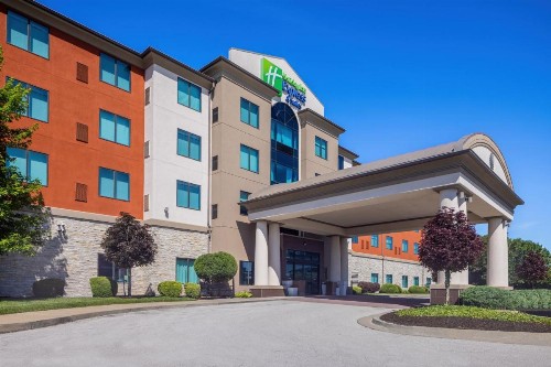 Holiday Inn Express & Suites Kansas City Airport an IHG Hotel - image 18