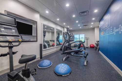 Holiday Inn Express & Suites Kansas City Airport an IHG Hotel - image 31
