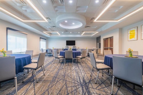 Holiday Inn Express & Suites Kansas City Airport an IHG Hotel - image 39