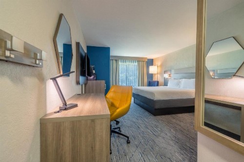 Holiday Inn Express & Suites Kansas City Airport an IHG Hotel - image 49