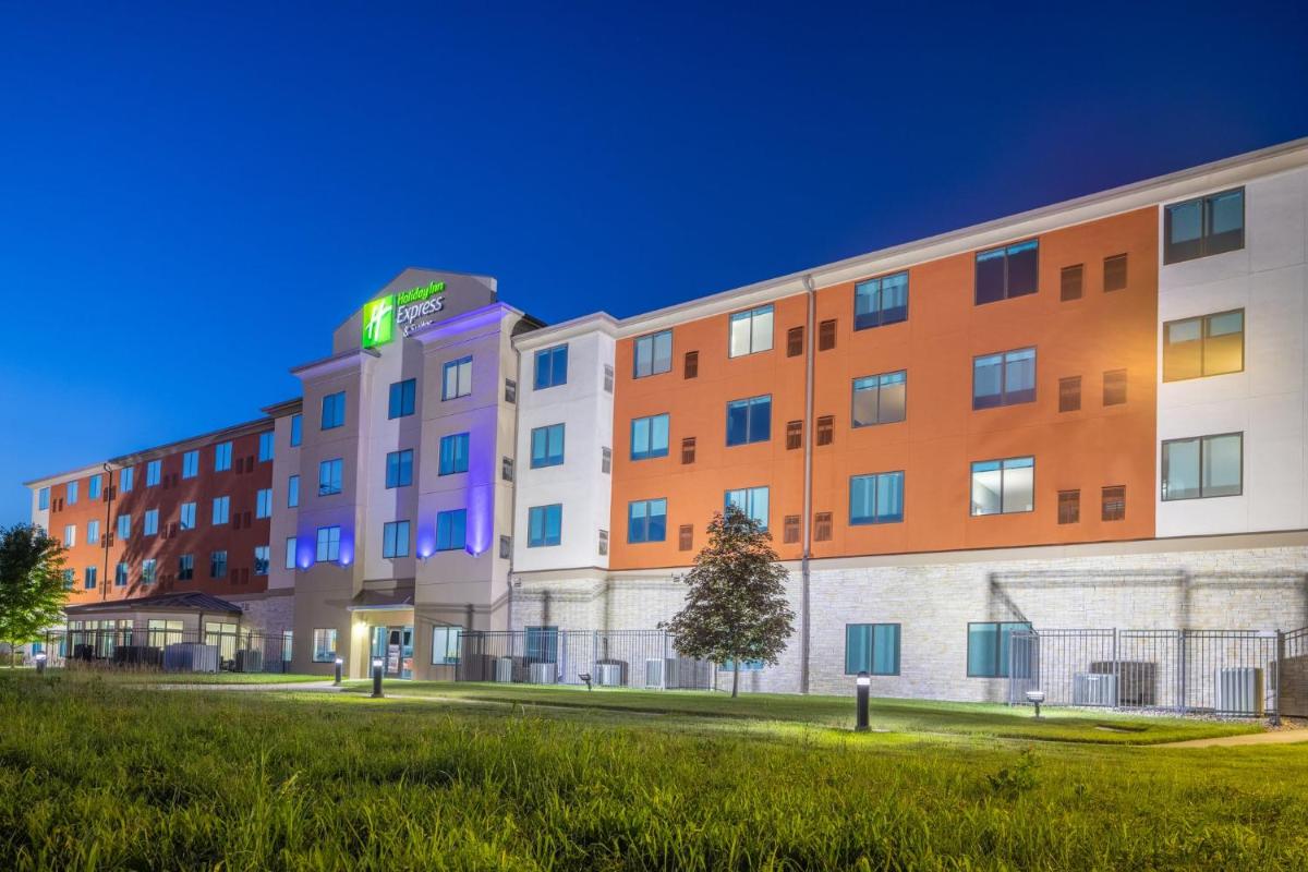 Holiday Inn Express & Suites Kansas City Airport an IHG Hotel - image 6