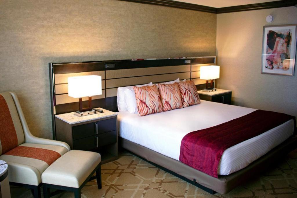 Ameristar Casino Hotel Kansas City - image 6