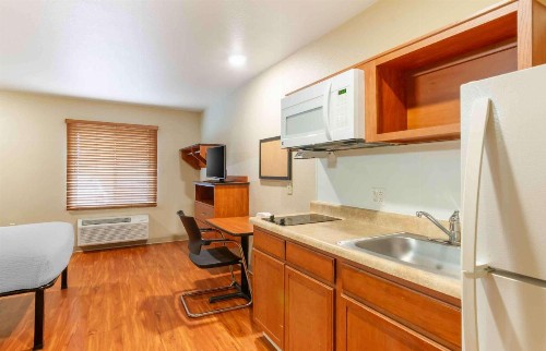 WoodSpring Suites Kansas City Stadium - image 12