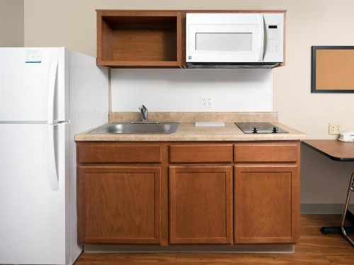 WoodSpring Suites Kansas City Stadium - image 38
