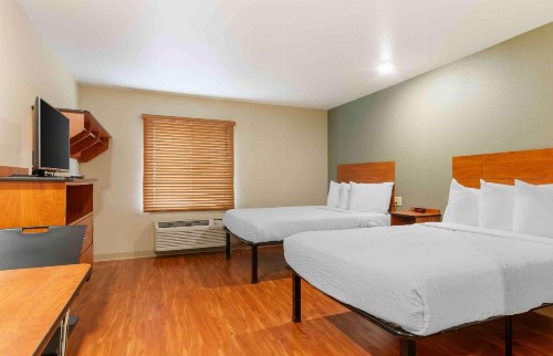 WoodSpring Suites Kansas City Stadium - image 5