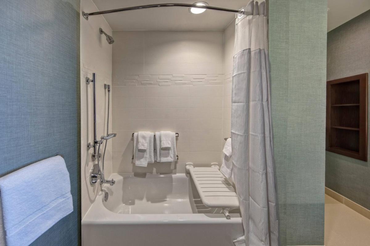 Residence Inn by Marriott Kansas City Downtown/Convention Center - image 3