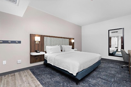 Hampton Inn Kansas City - Downtown Financial District - image 31