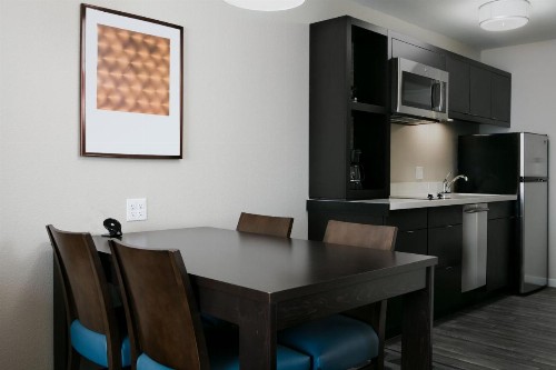 TownePlace Suites by Marriott Kansas City Airport - image 3