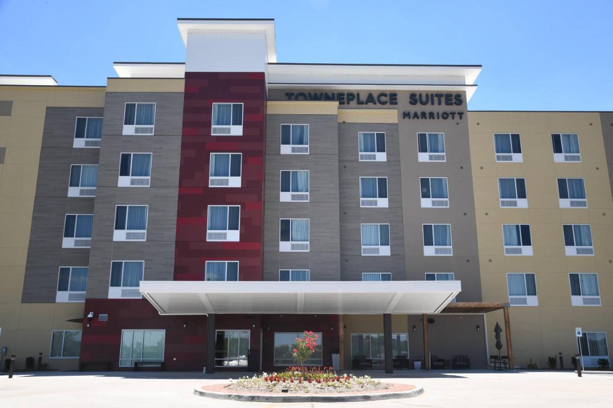 TownePlace Suites Kansas City At Briarcliff - main image