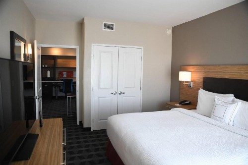 TownePlace Suites Kansas City At Briarcliff - image 11