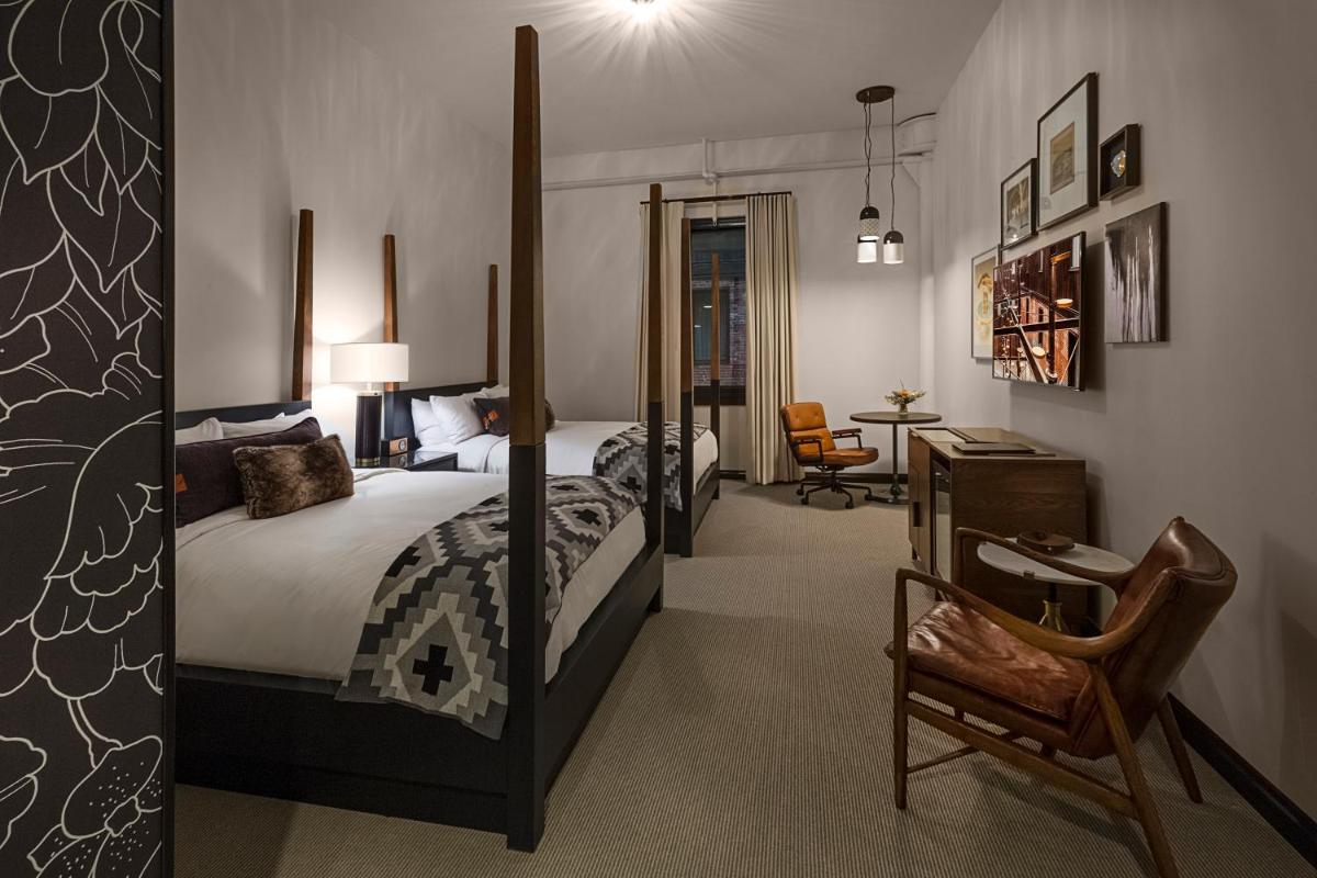 Crossroads Hotel - image 4