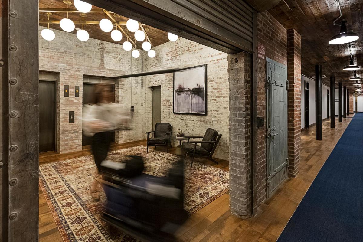 Crossroads Hotel - image 5
