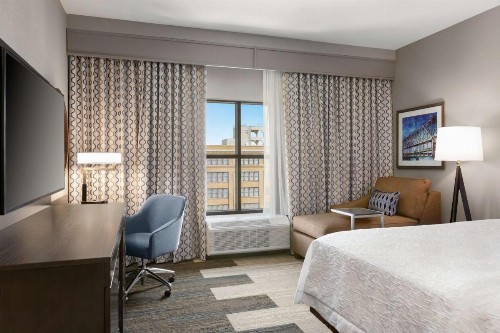 Hampton Inn Suites Kansas City Downtown Crossroads - image 15