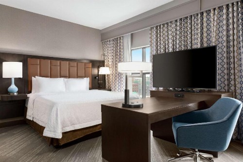 Hampton Inn Suites Kansas City Downtown Crossroads - image 17