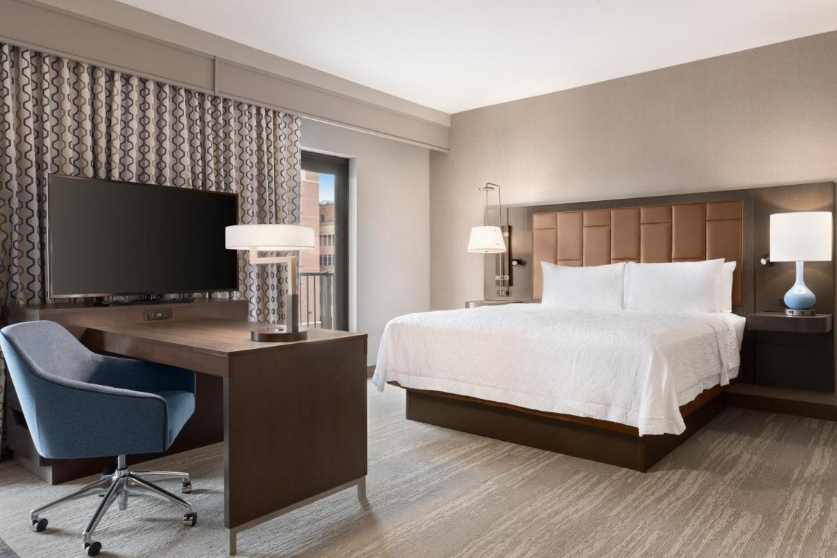 Hampton Inn Suites Kansas City Downtown Crossroads - image 4