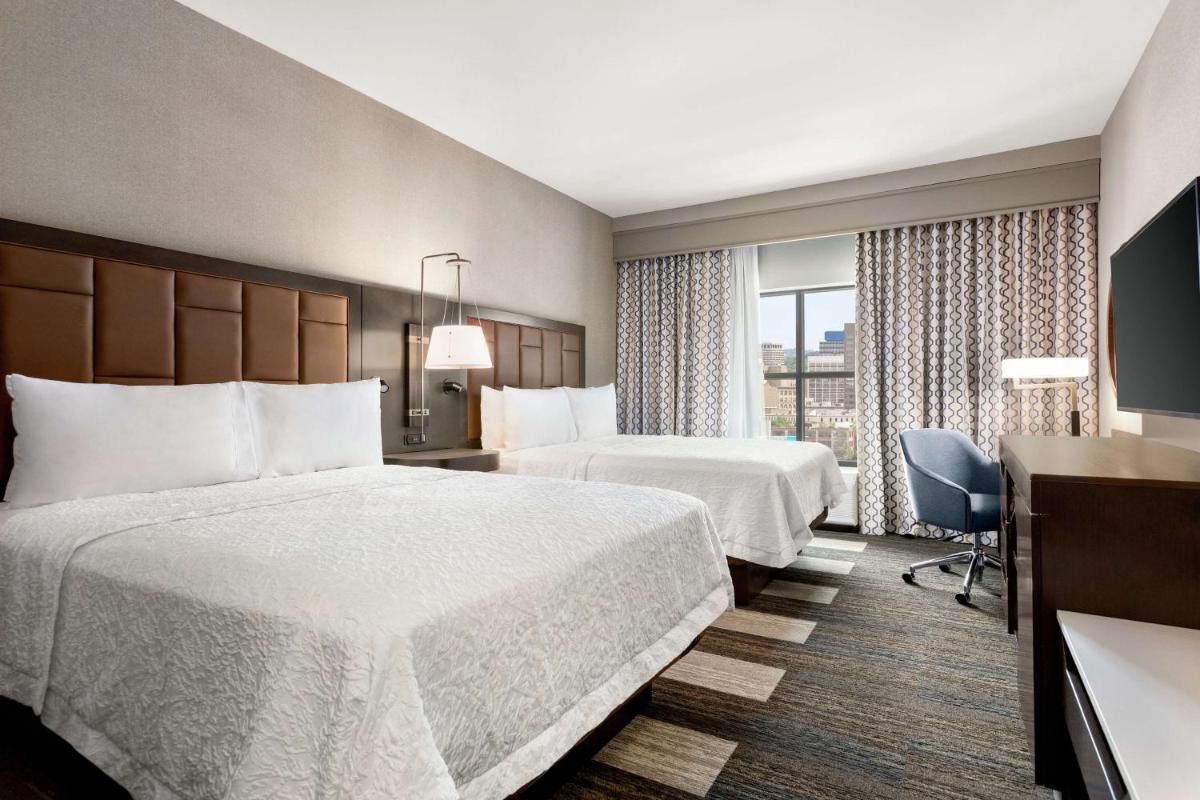 Hampton Inn Suites Kansas City Downtown Crossroads - image 6