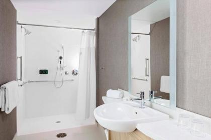 SpringHill Suites by Marriott Kansas City Plaza - image 14